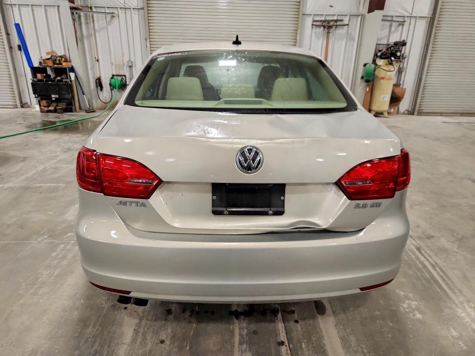 2011 VOLKSWAGEN JETTA SE — Фото 6 из 12