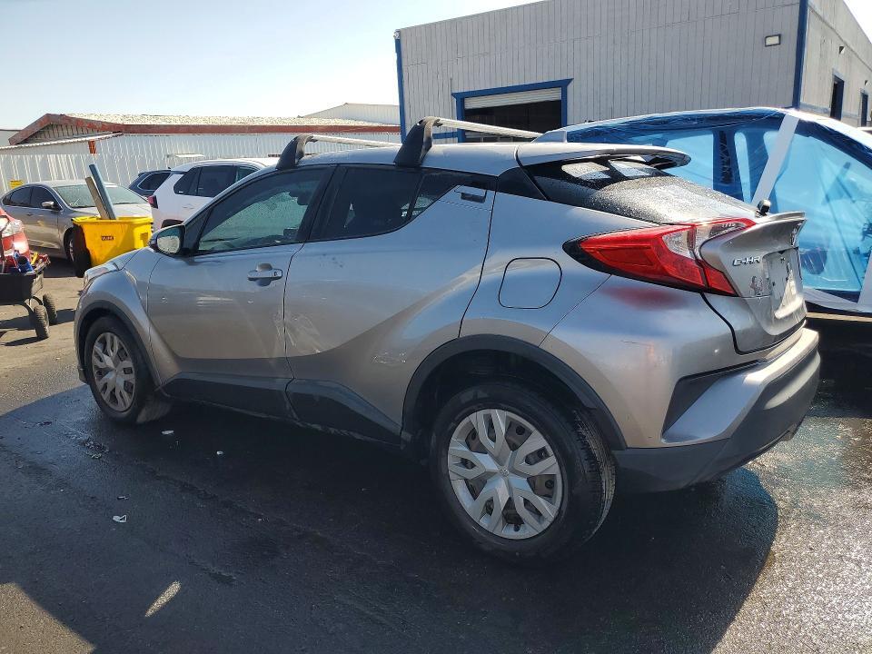 2019 TOYOTA C-HR LE — Фото 2 из 13