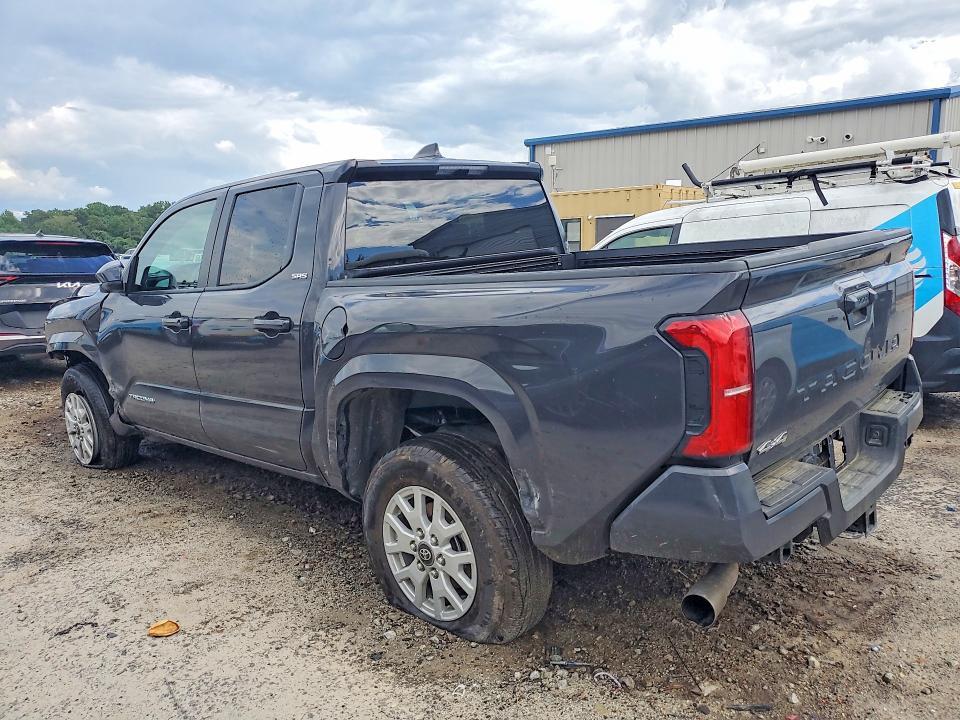 2026 TOYOTA TACOMA SR5 — Фото 2 из 12