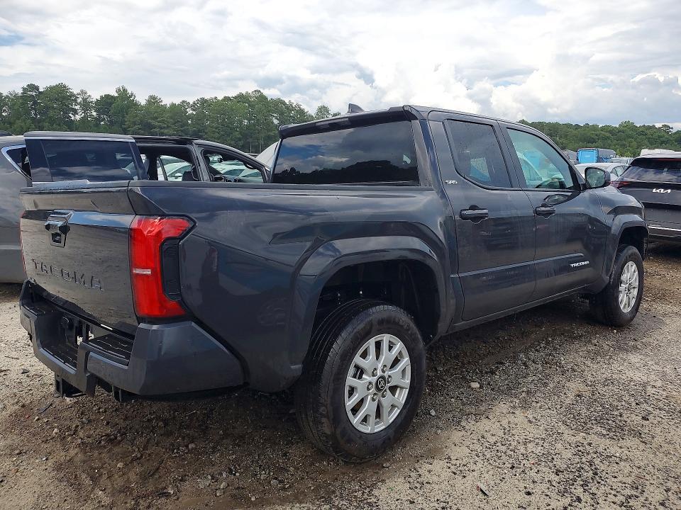 2026 TOYOTA TACOMA SR5 — Фото 3 из 12