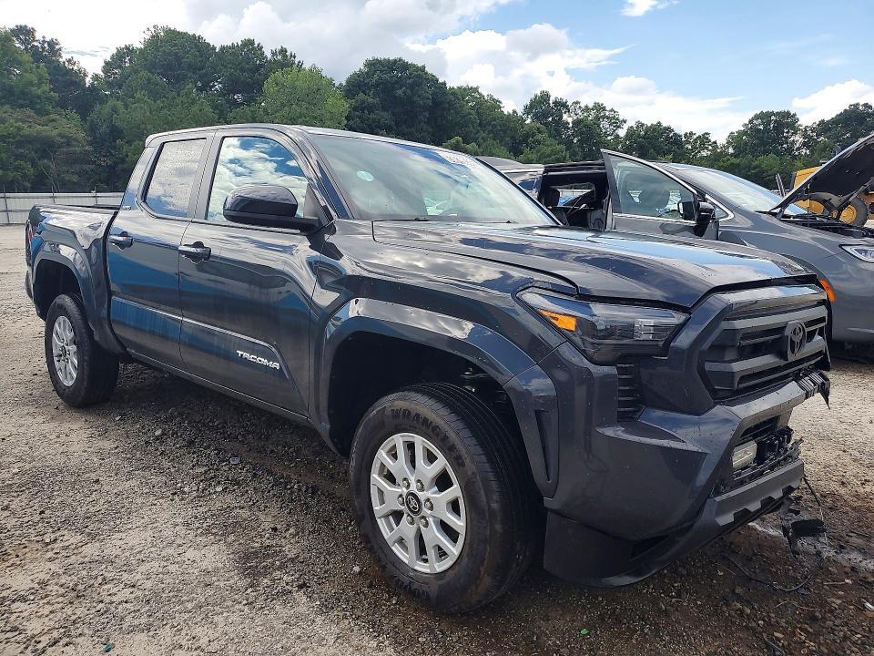 2026 TOYOTA TACOMA SR5 — Фото 4 из 12