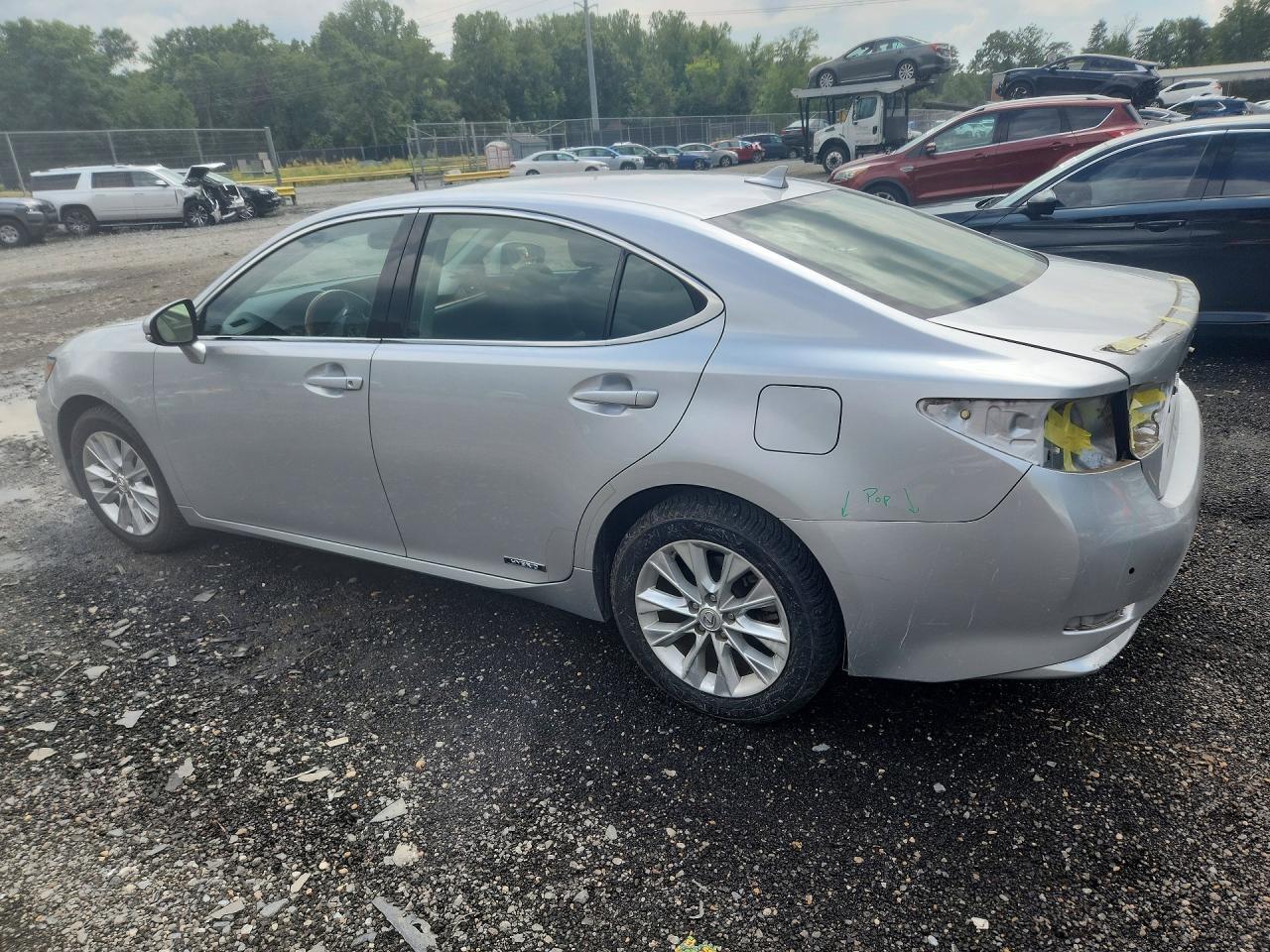 JTHBW1GG4E2040320 2014 LEXUS ES photo no. 2