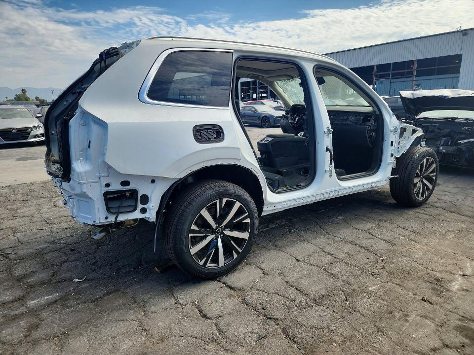 YV4M12PJ6T1495616 2026 VOLVO XC90 photo no. 3