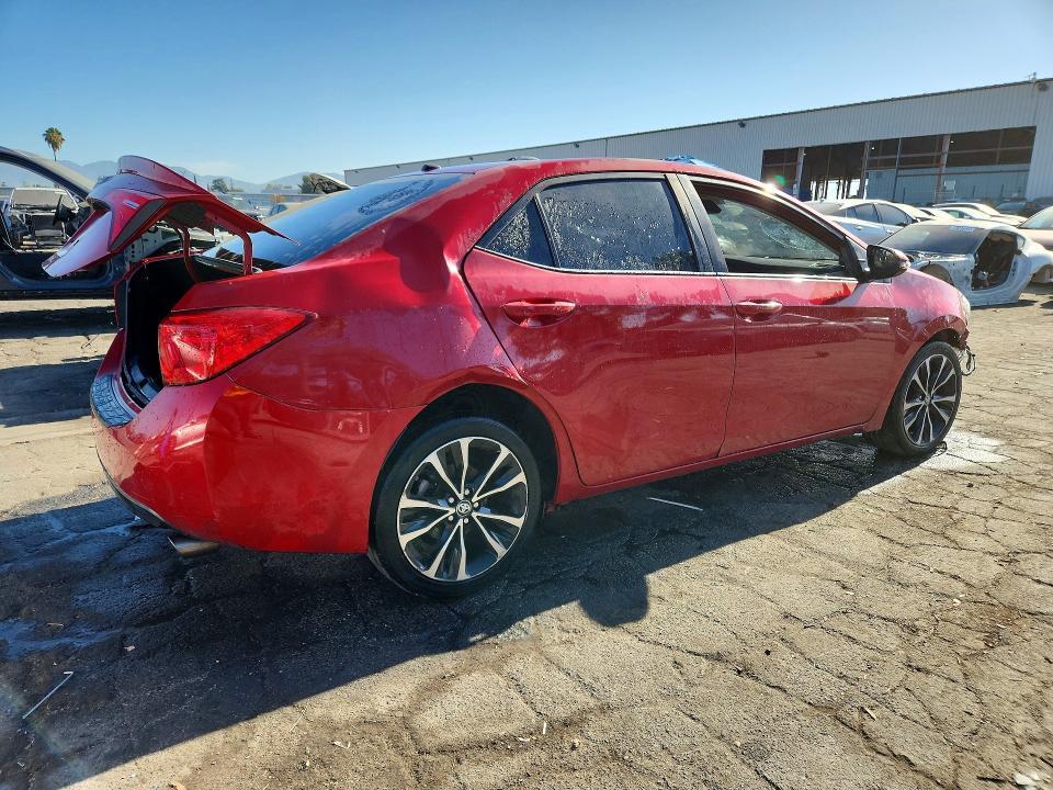 2019 TOYOTA COROLLA SE — Фото 3 из 12