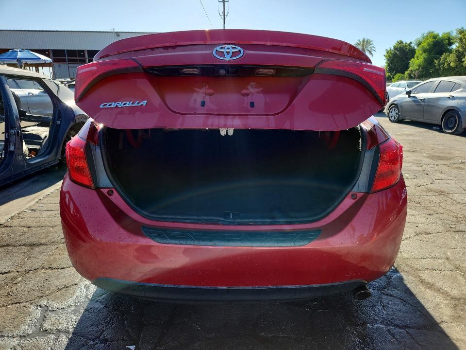2019 TOYOTA COROLLA SE — Фото 6 из 12