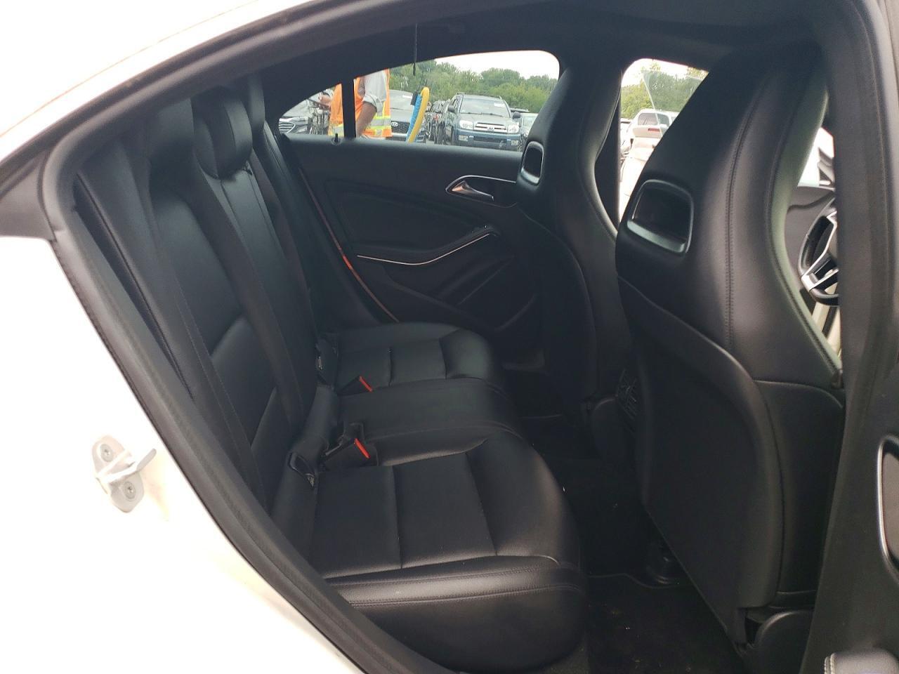 2014 MERCEDES-BENZ CLA 250 — Фото 10 из 12