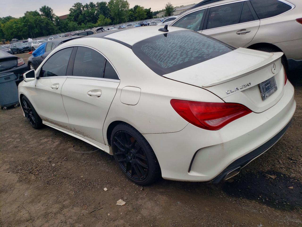 2014 MERCEDES-BENZ CLA 250 — Фото 2 из 12