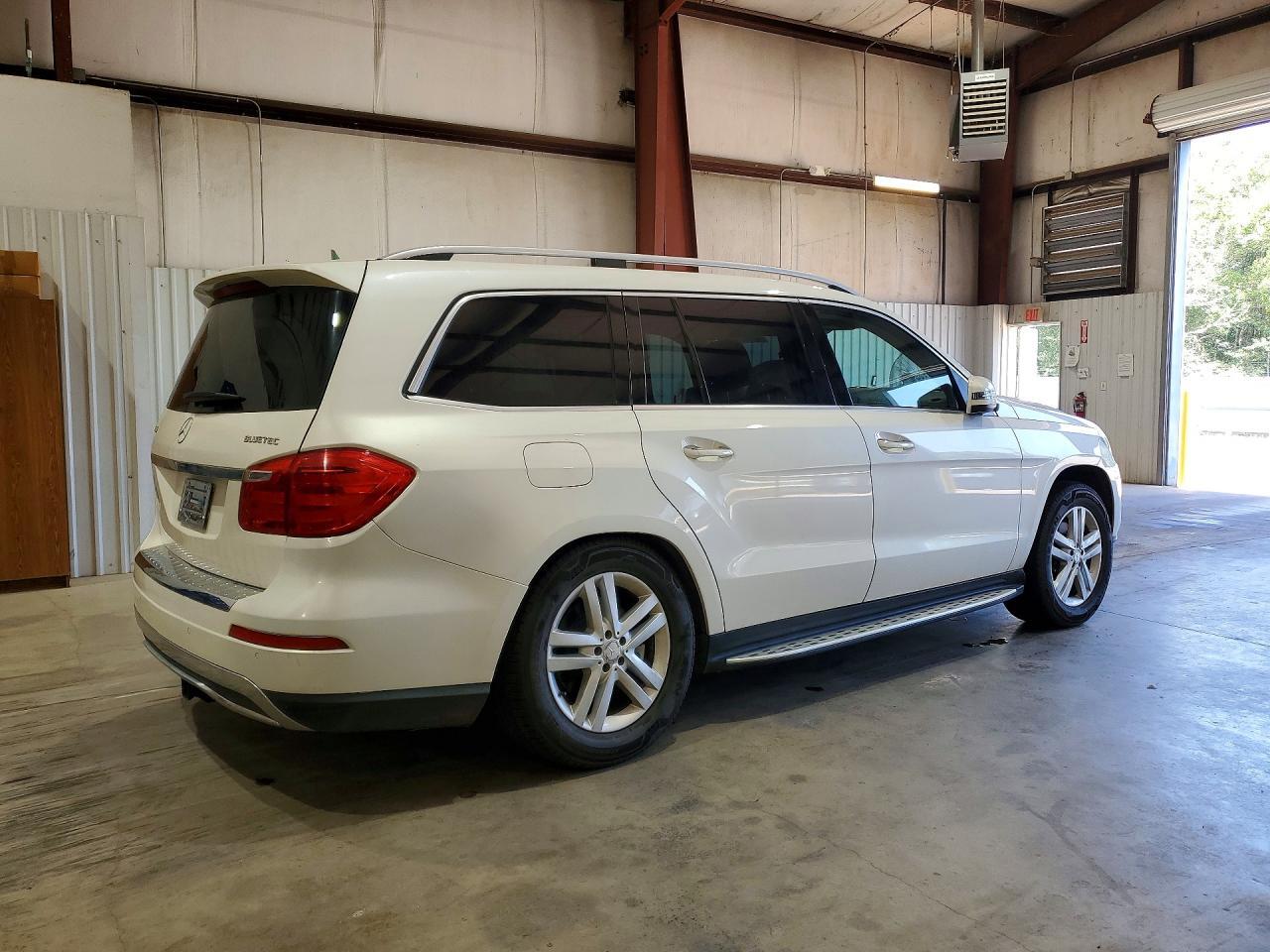 2014 MERCEDES-BENZ GL 350 BLUETEC — Фото 3 из 13