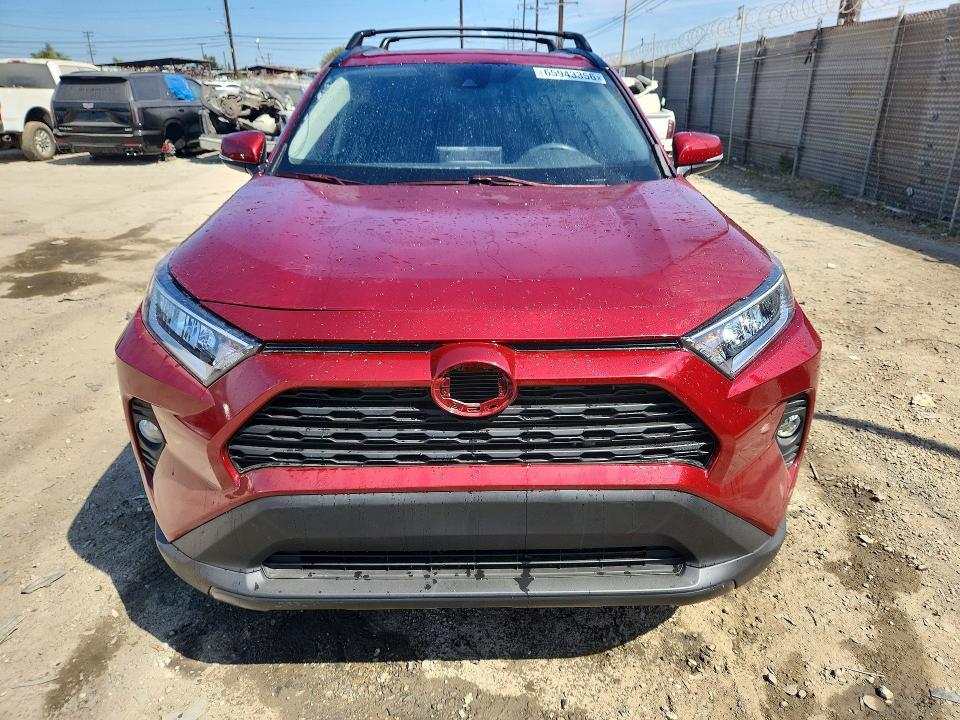 2019 TOYOTA RAV4 XLE — Фото 5 из 13