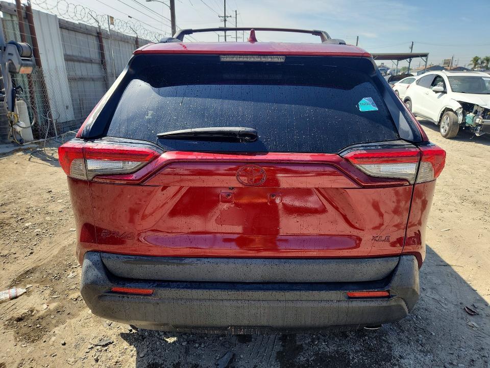 2019 TOYOTA RAV4 XLE — Фото 6 из 13