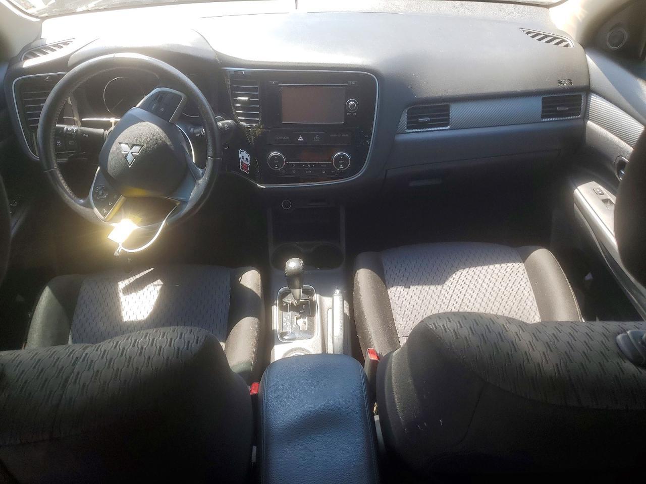2014 MITSUBISHI OUTLANDER SE — Фото 8 из 12