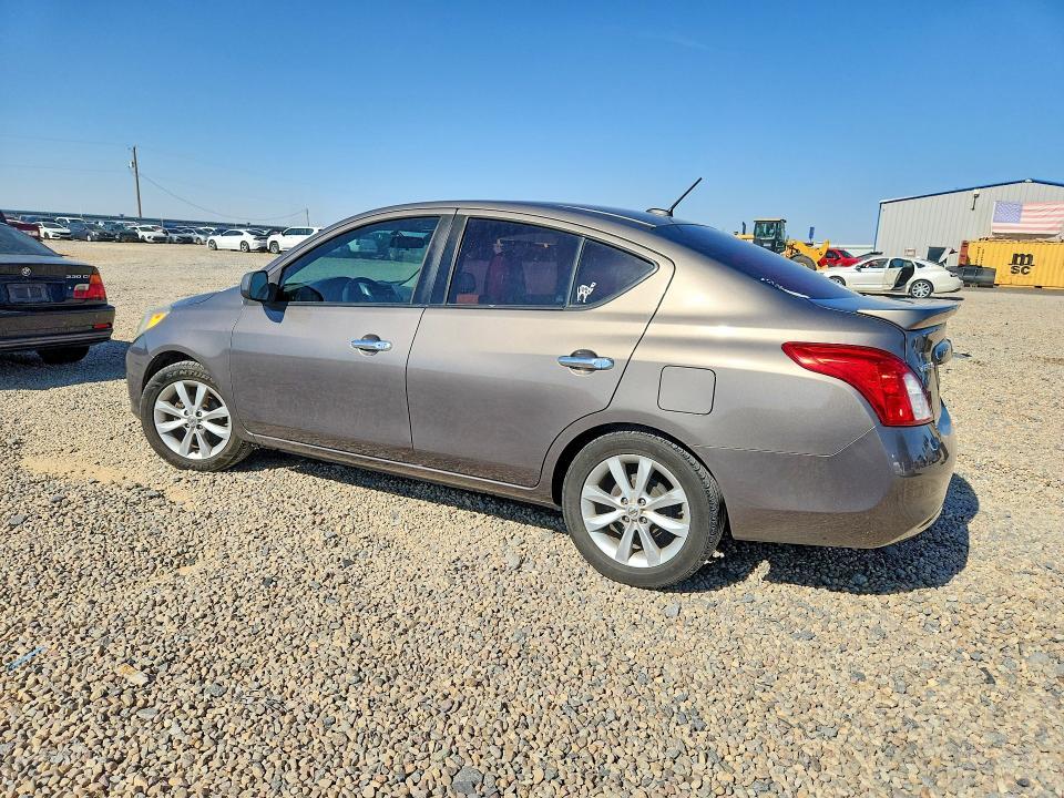 2014 NISSAN VERSA 1.6 SL — Фото 2 из 12