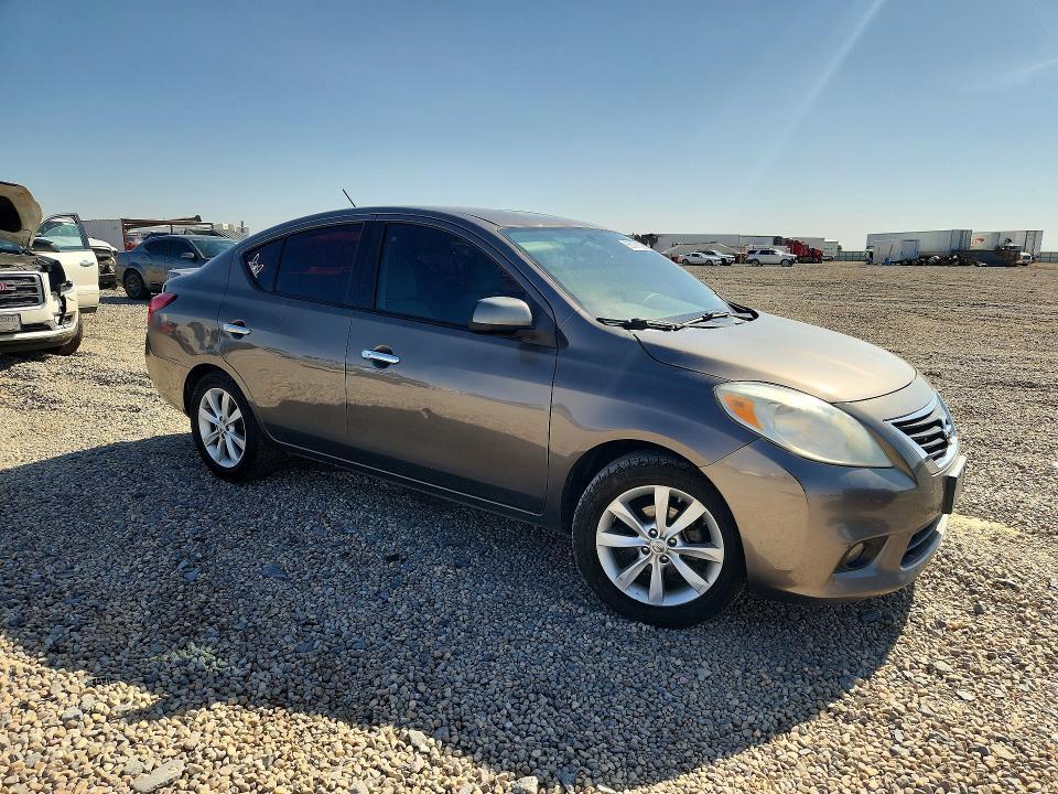 2014 NISSAN VERSA 1.6 SL — Фото 4 из 12