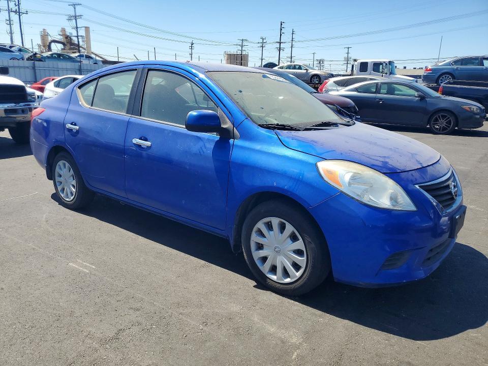 2014 NISSAN VERSA 1.6 S — Фото 4 из 12
