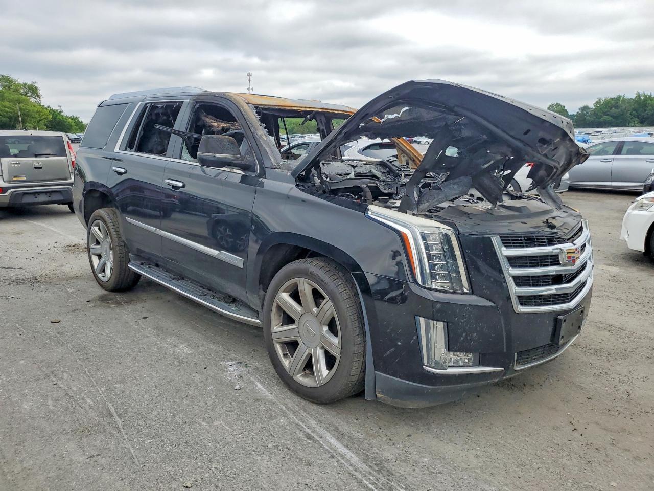 2020 CADILLAC ESCALADE LUXURY — Фото 4 из 12