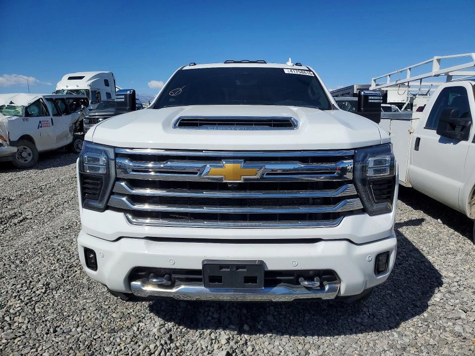 2024 CHEVROLET SILVERADO K3500 HIGH COUNTRY — Фото 5 из 12