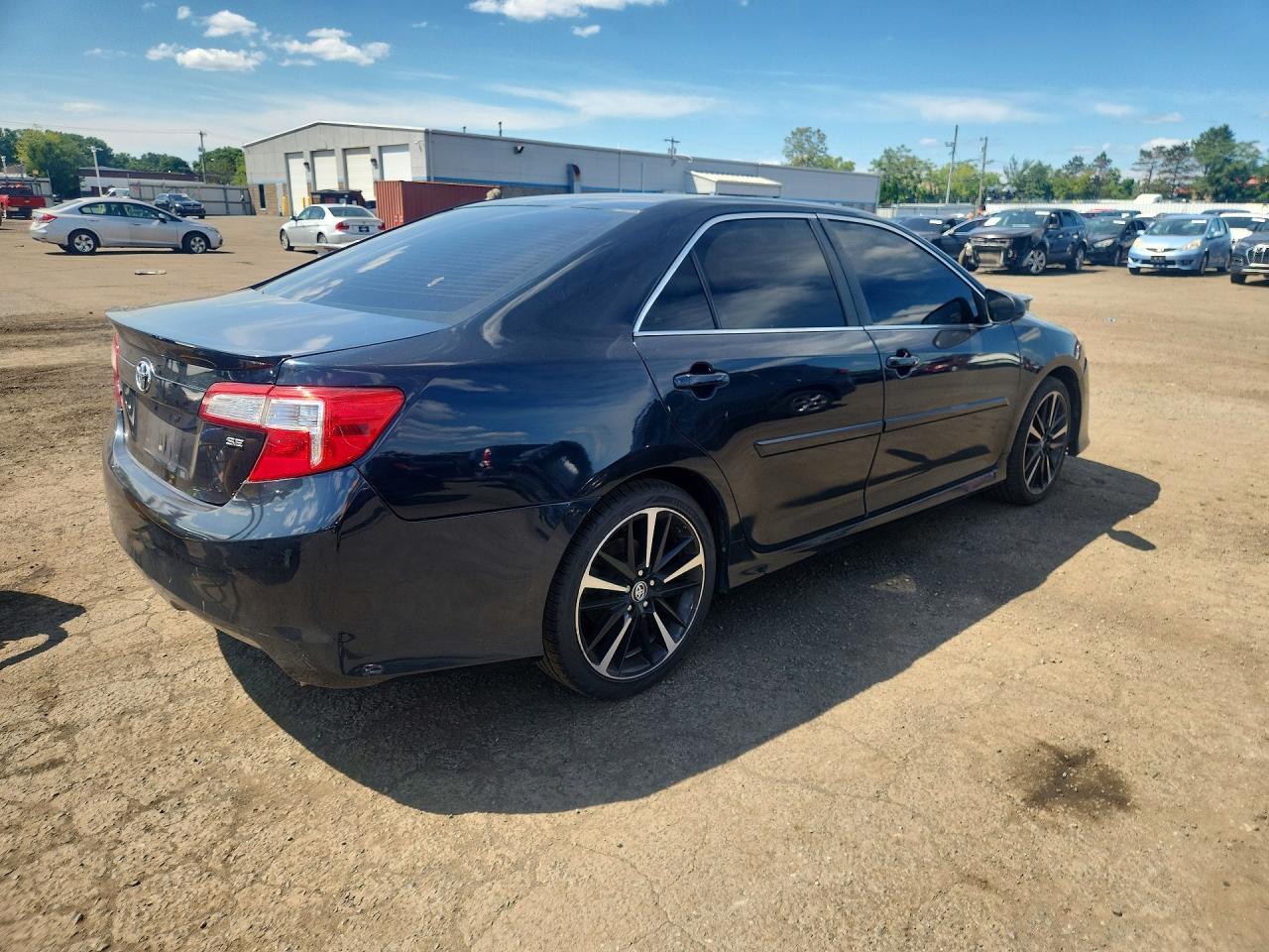 2014 TOYOTA CAMRY SE SPORT — Фото 3 из 12