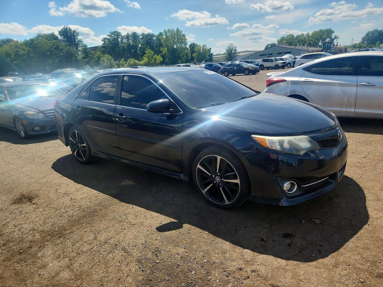 2014 TOYOTA CAMRY SE SPORT — Фото 4 из 12