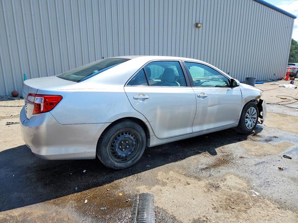 4T1BF1FK5EU855536 2014 TOYOTA CAMRY photo no. 3