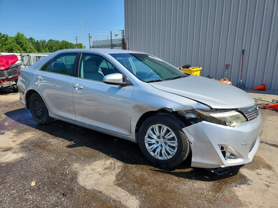 4T1BF1FK5EU855536 2014 TOYOTA CAMRY photo no. 4