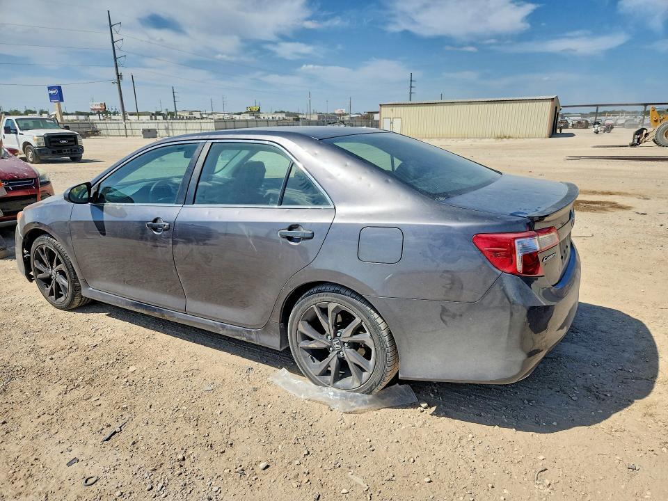 4T1BF1FK8EU377189 2014 TOYOTA CAMRY photo no. 2