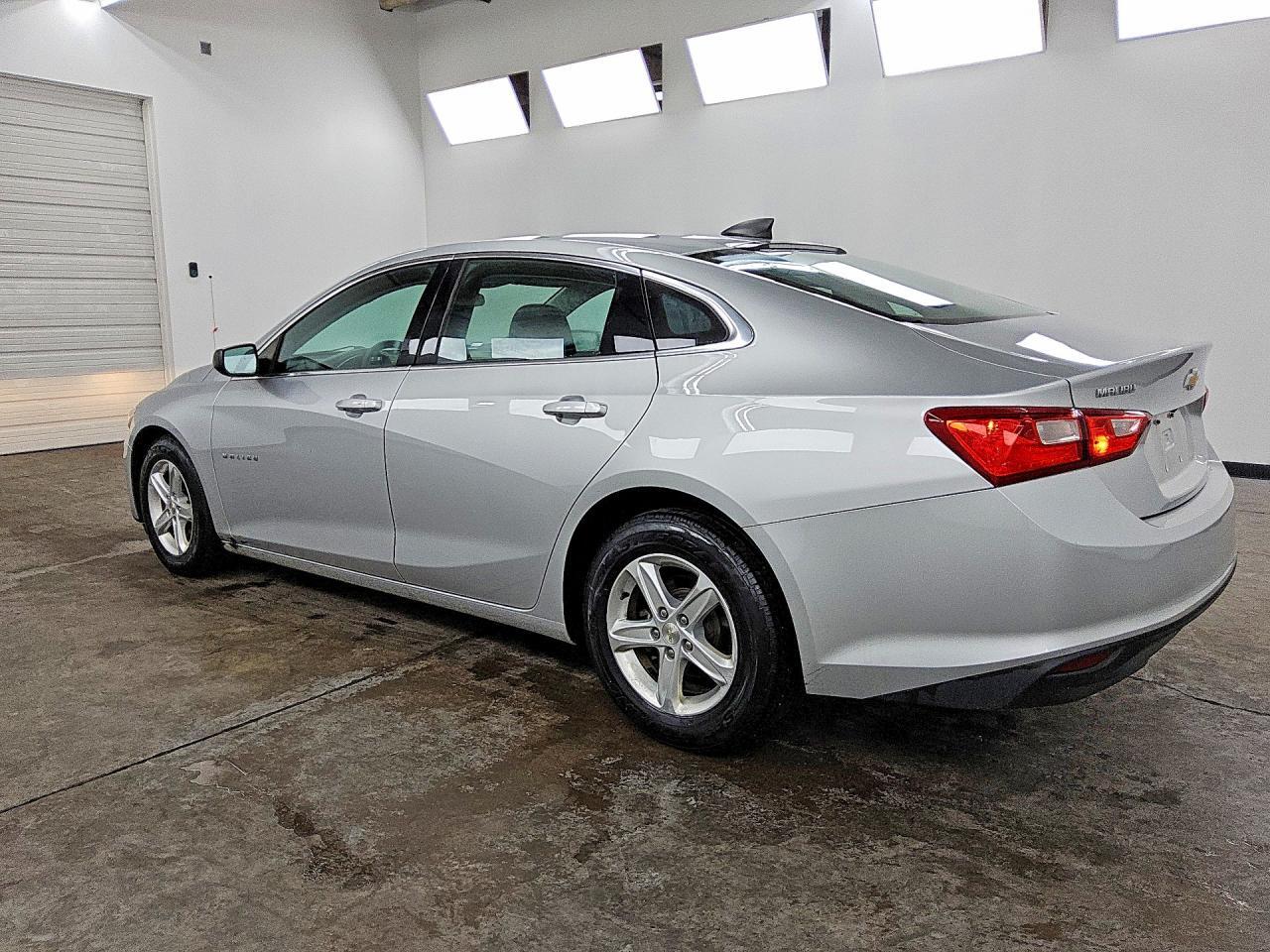 2020 CHEVROLET MALIBU LS — Фото 2 из 12