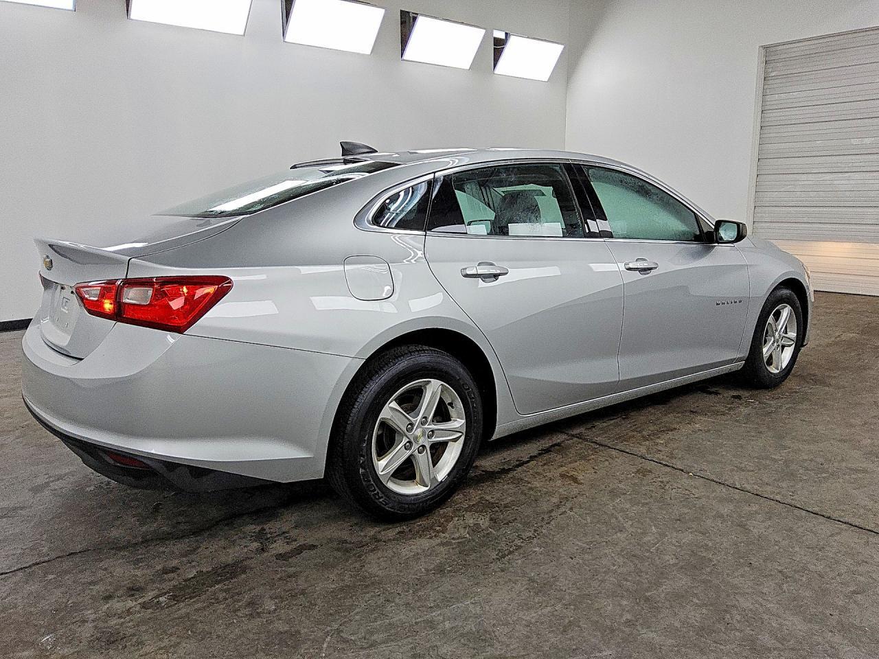 2020 CHEVROLET MALIBU LS — Фото 3 из 12