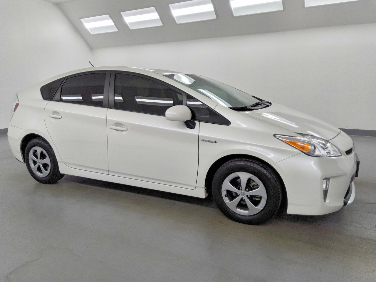 2014 TOYOTA PRIUS THREE — Фото 4 из 12