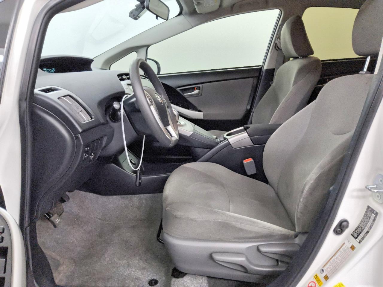 2014 TOYOTA PRIUS THREE — Фото 7 из 12