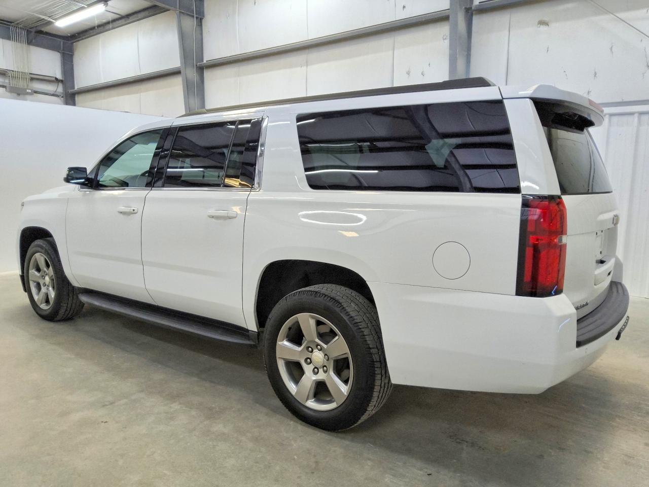 2020 CHEVROLET SUBURBAN C1500 LT — Фото 2 из 13