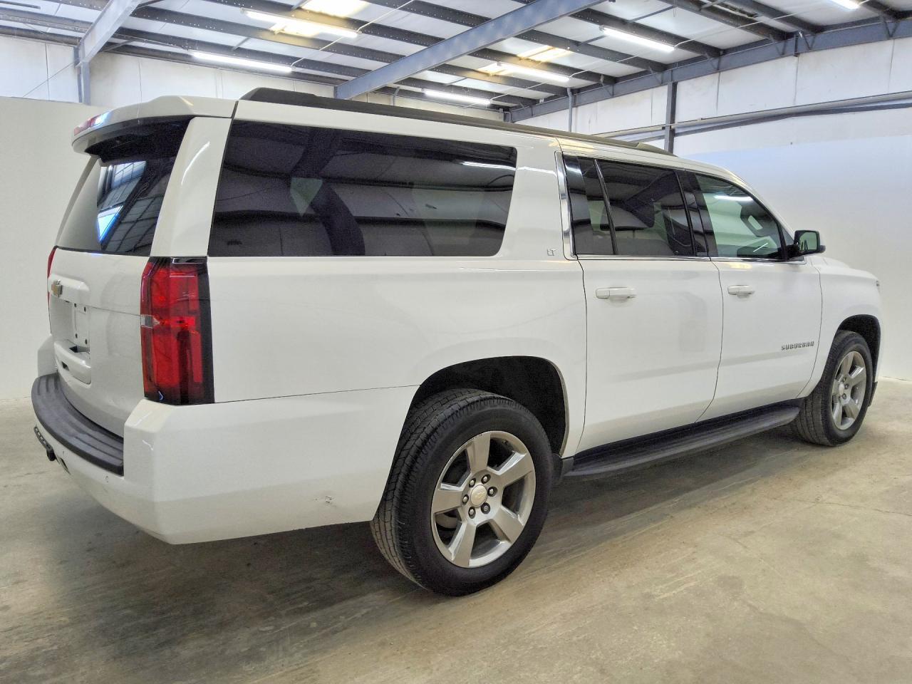 2020 CHEVROLET SUBURBAN C1500 LT — Фото 3 из 13