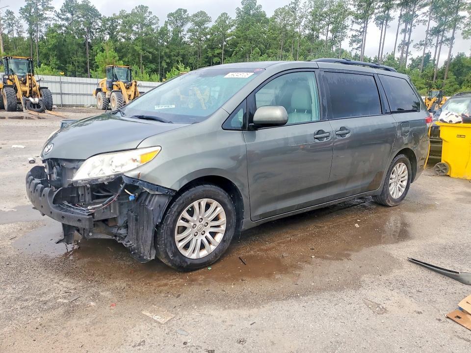 2014 TOYOTA SIENNA 5TDYK3DC8ES437526