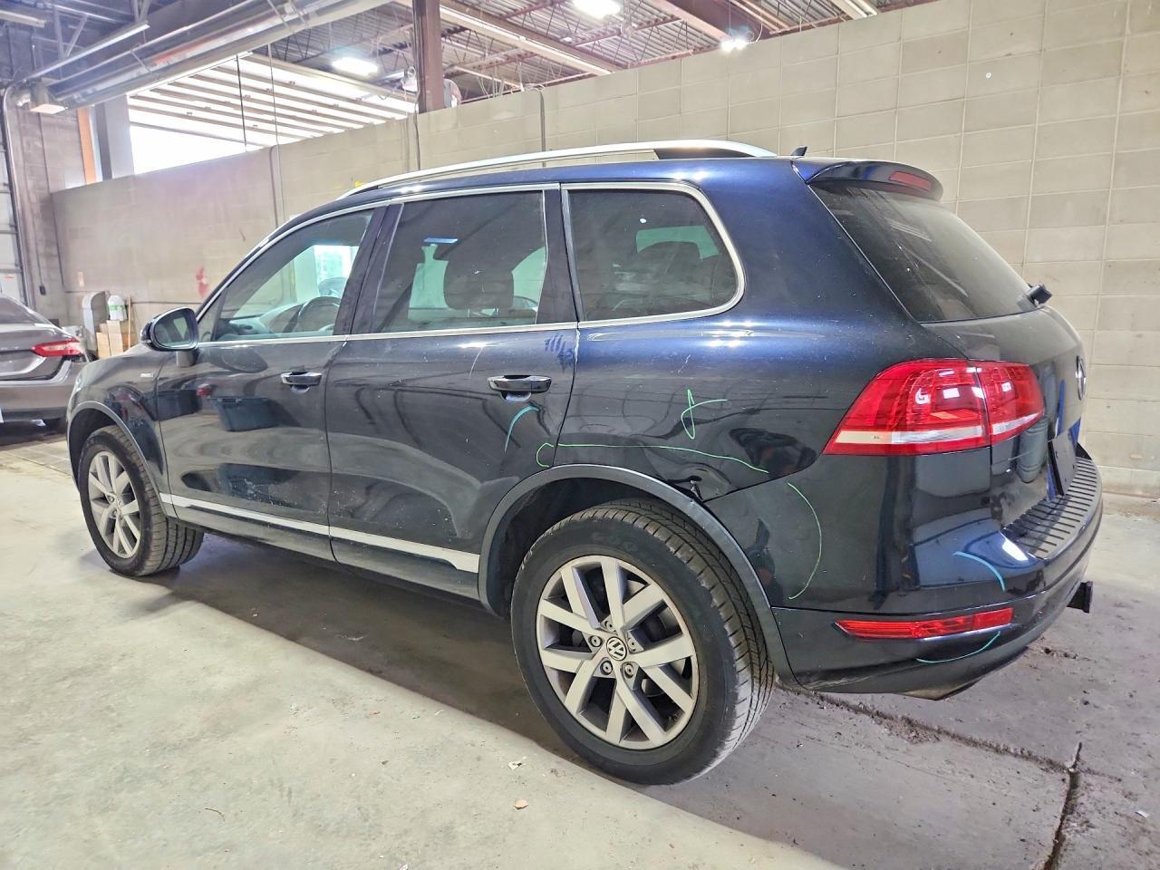 2014 VOLKSWAGEN TOUAREG V6 TDI — Фото 2 из 13