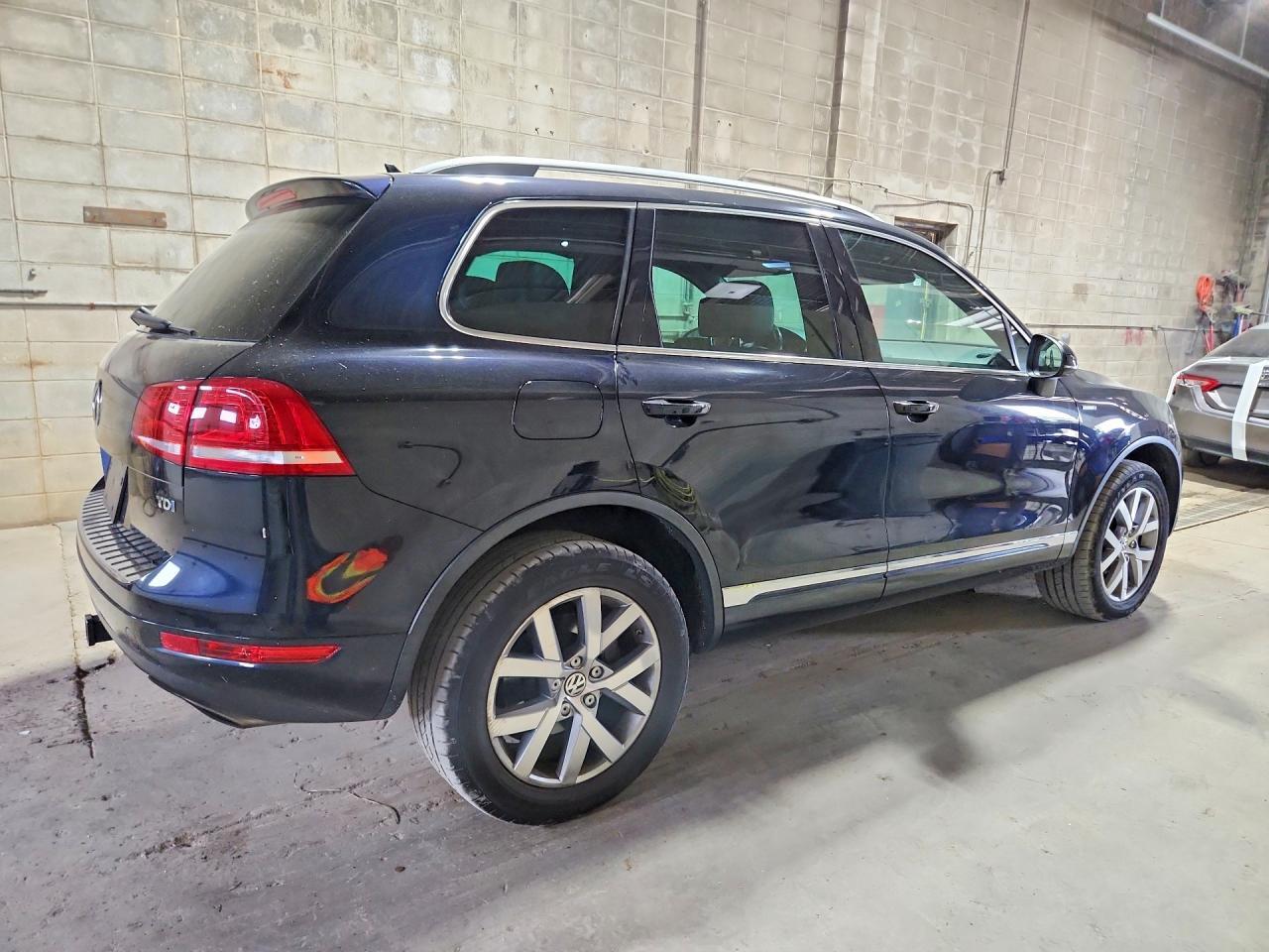 2014 VOLKSWAGEN TOUAREG V6 TDI — Фото 3 из 13