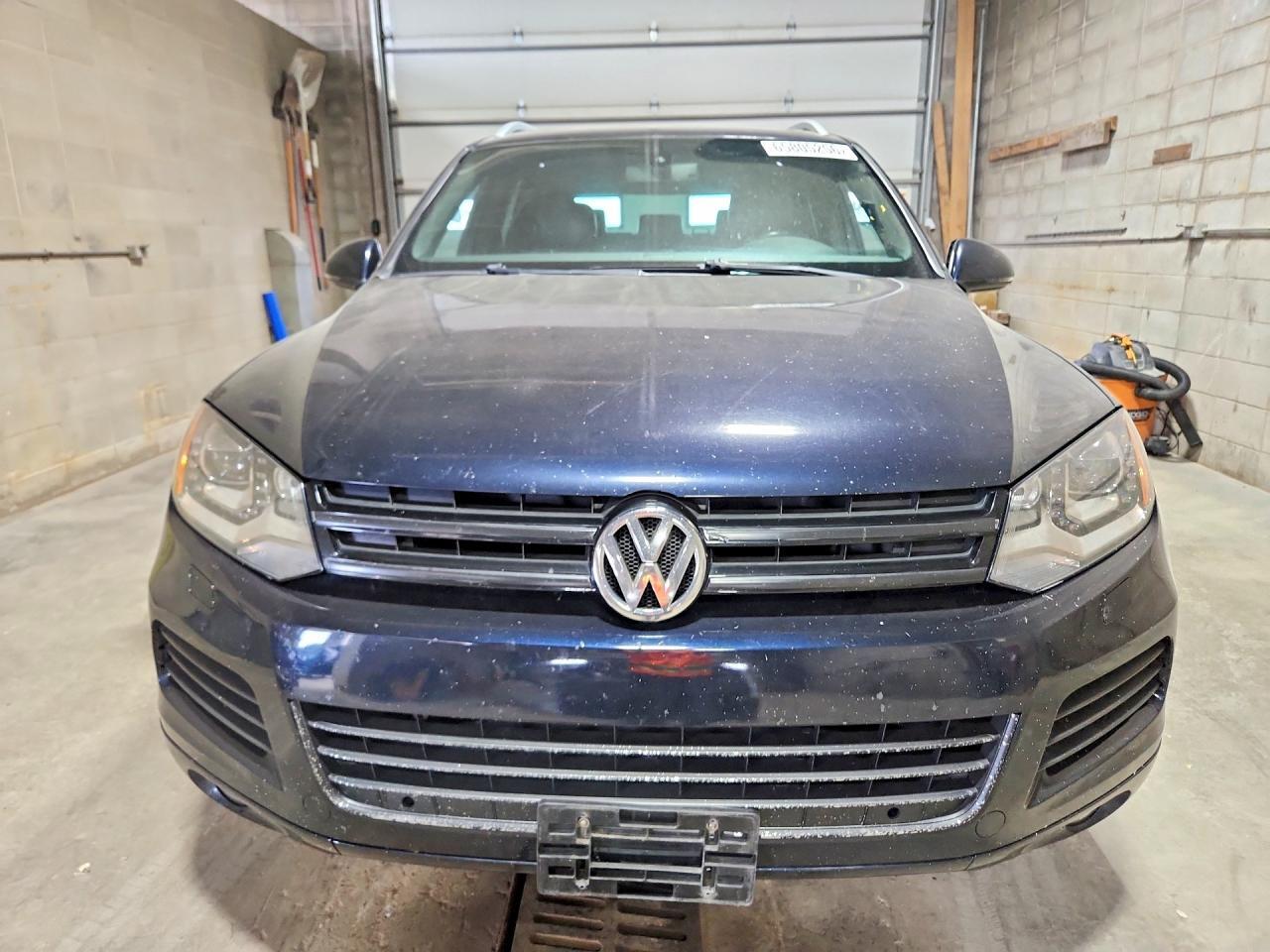2014 VOLKSWAGEN TOUAREG V6 TDI — Фото 5 из 13