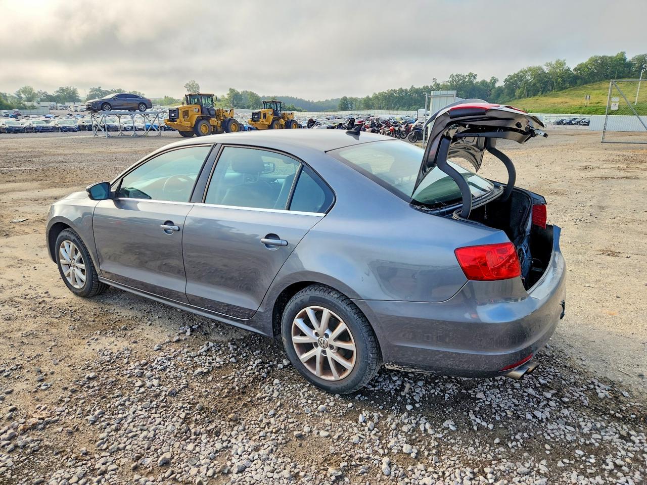 2014 VOLKSWAGEN JETTA SE — Фото 2 из 12