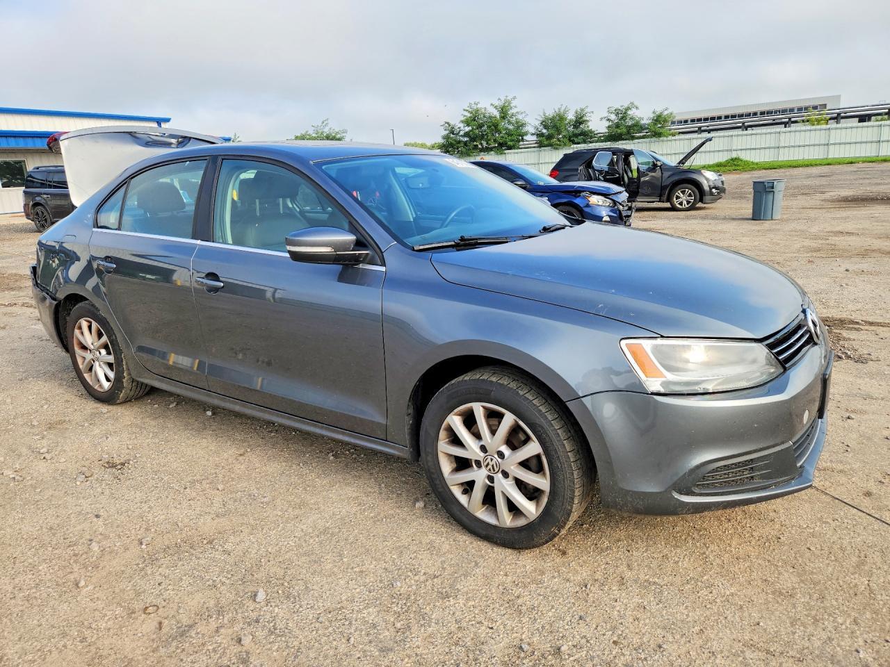 2014 VOLKSWAGEN JETTA SE — Фото 4 из 12