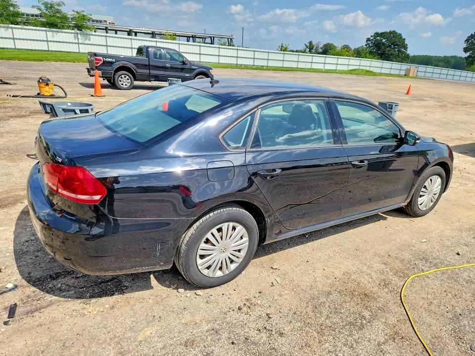2014 VOLKSWAGEN PASSAT S — Фото 3 из 12