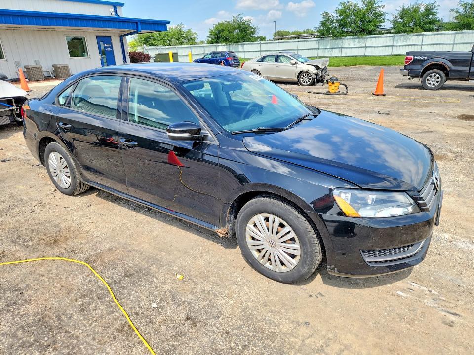 2014 VOLKSWAGEN PASSAT S — Фото 4 из 12