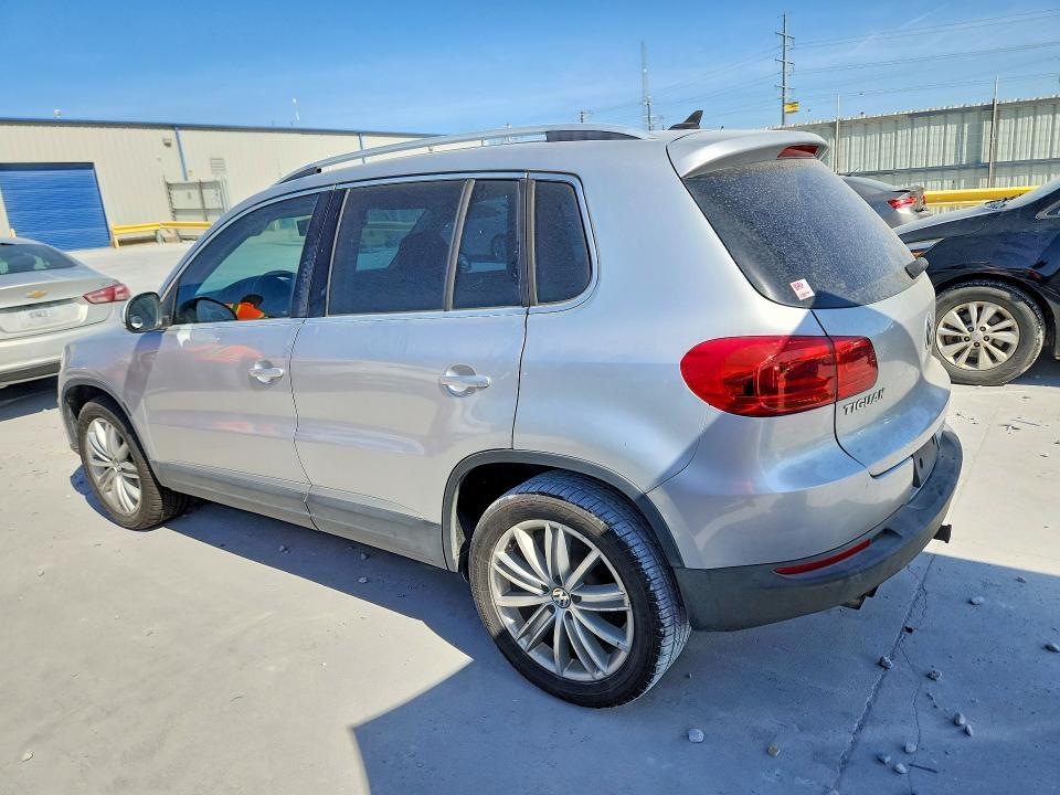 2014 VOLKSWAGEN TIGUAN S — Фото 2 из 13