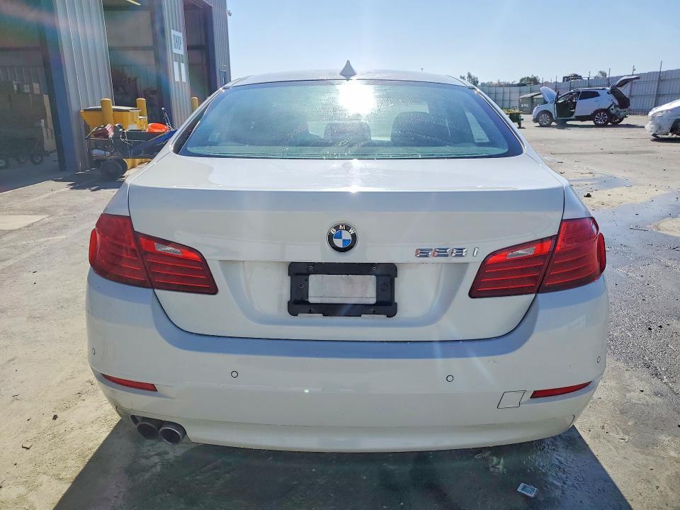 2015 BMW 528 I — Фото 6 из 12