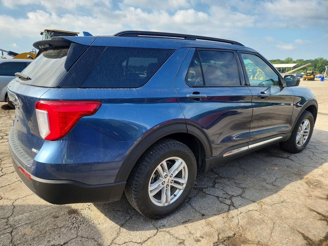 2020 FORD EXPLORER XLT — Фото 3 из 13