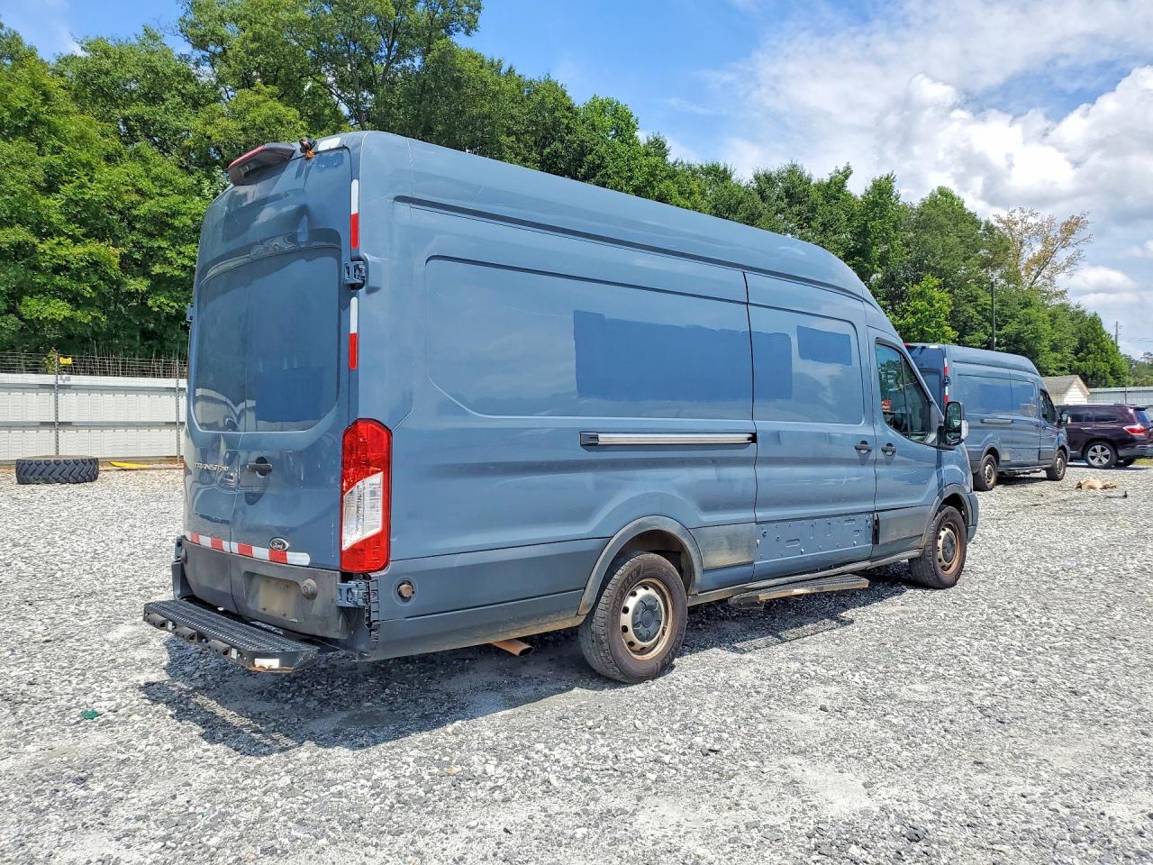 2020 FORD TRANSIT 250 DELIVERY VAN — Фото 3 из 13