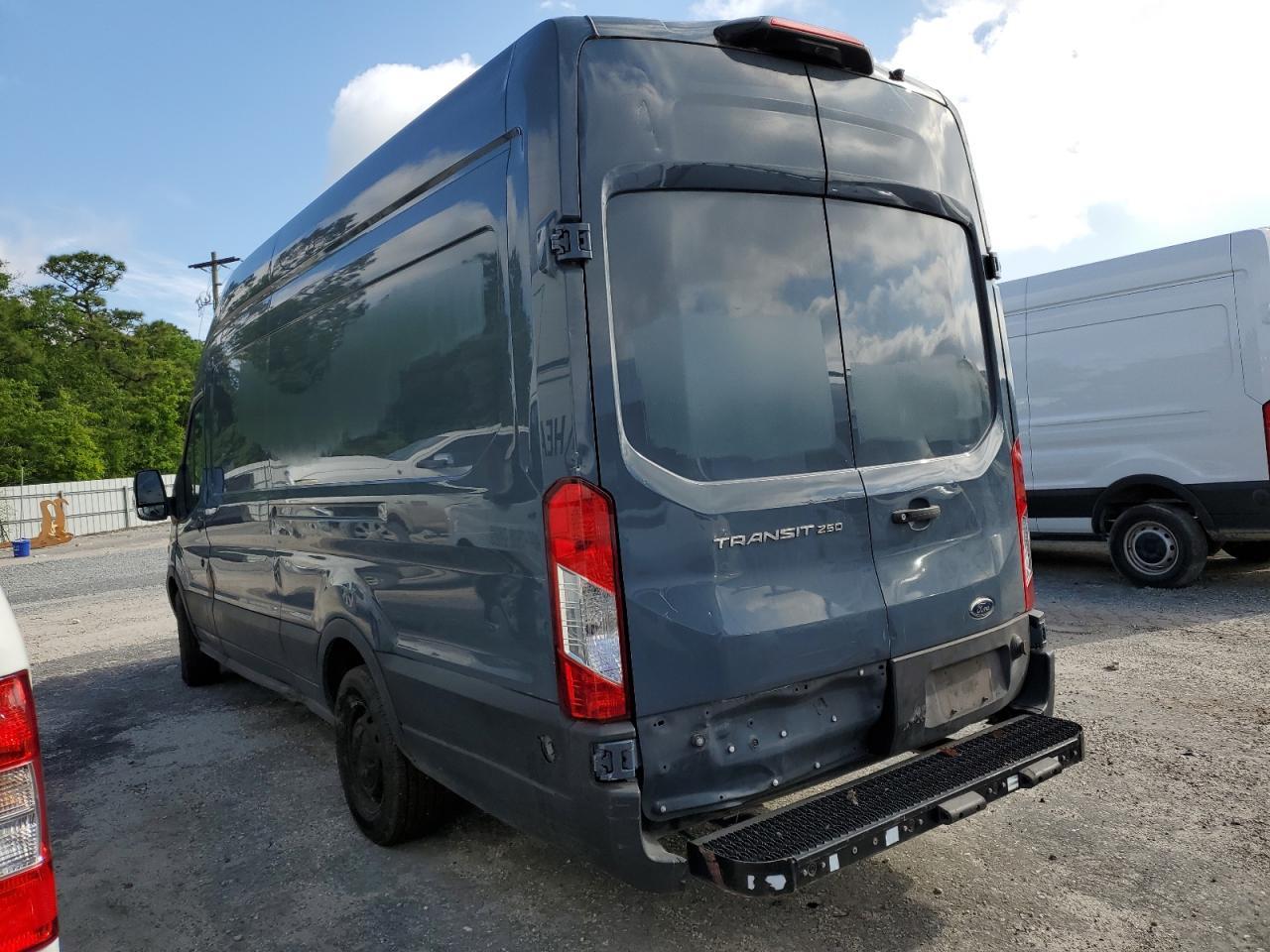 2020 FORD TRANSIT T-250 — Фото 2 из 13