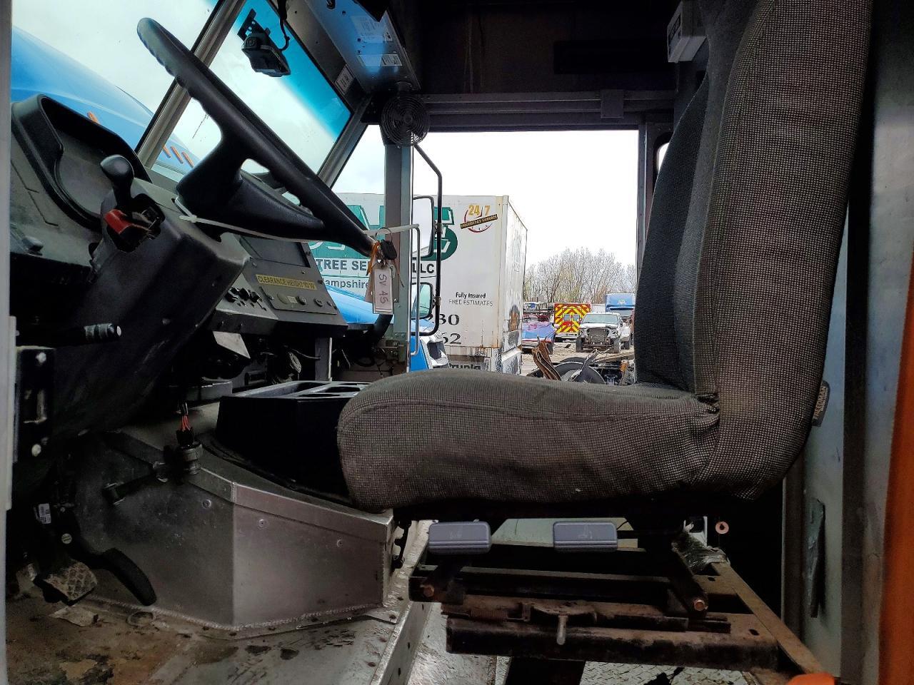 2020 FREIGHTLINER MT45G CHASSIS DELIVERY TRUCK — Фото 7 из 13
