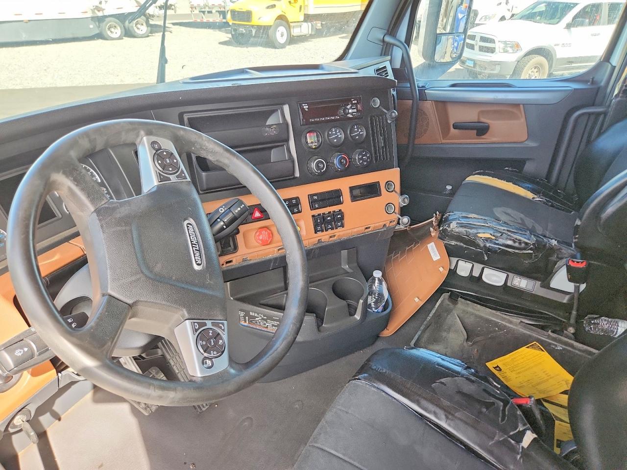 2020 FREIGHTLINER CASCADIA 1 - SEMI TRUCK — Фото 8 из 14