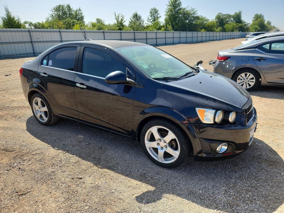 2015 CHEVROLET SONIC LTZ — Фото 4 из 12