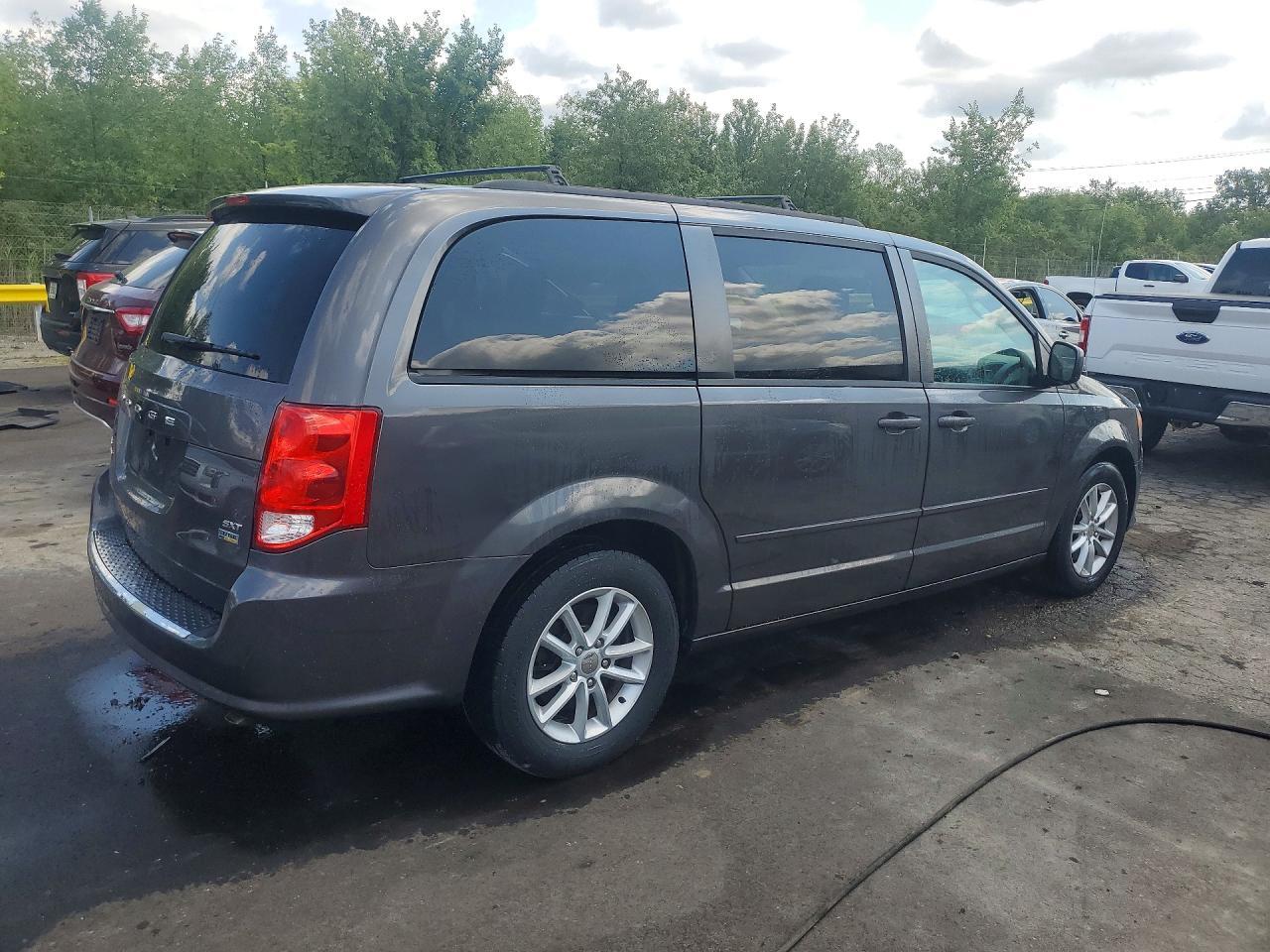 2015 DODGE GRAND CARAVAN SXT — Фото 3 из 13