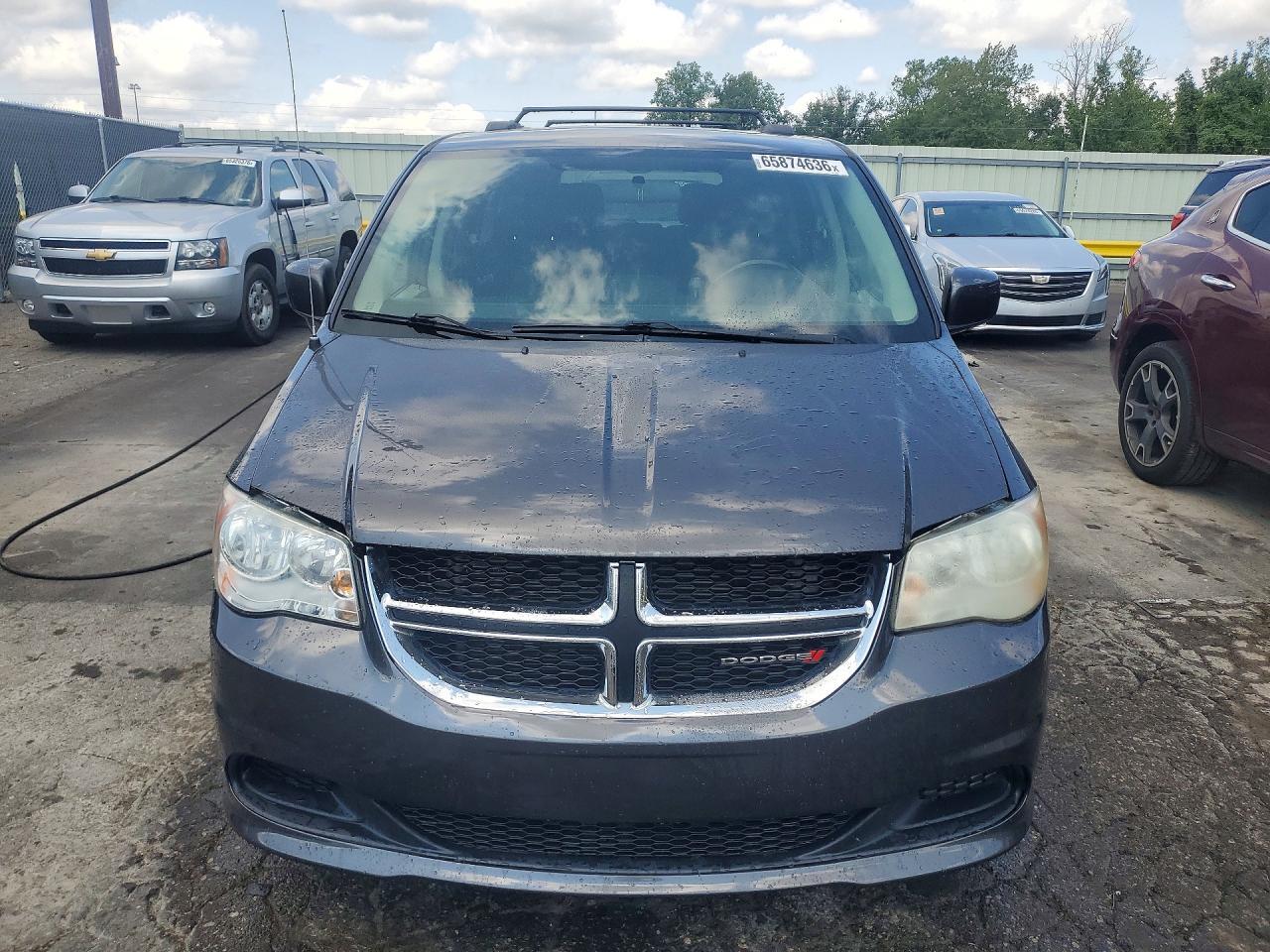 2015 DODGE GRAND CARAVAN SXT — Фото 5 из 13