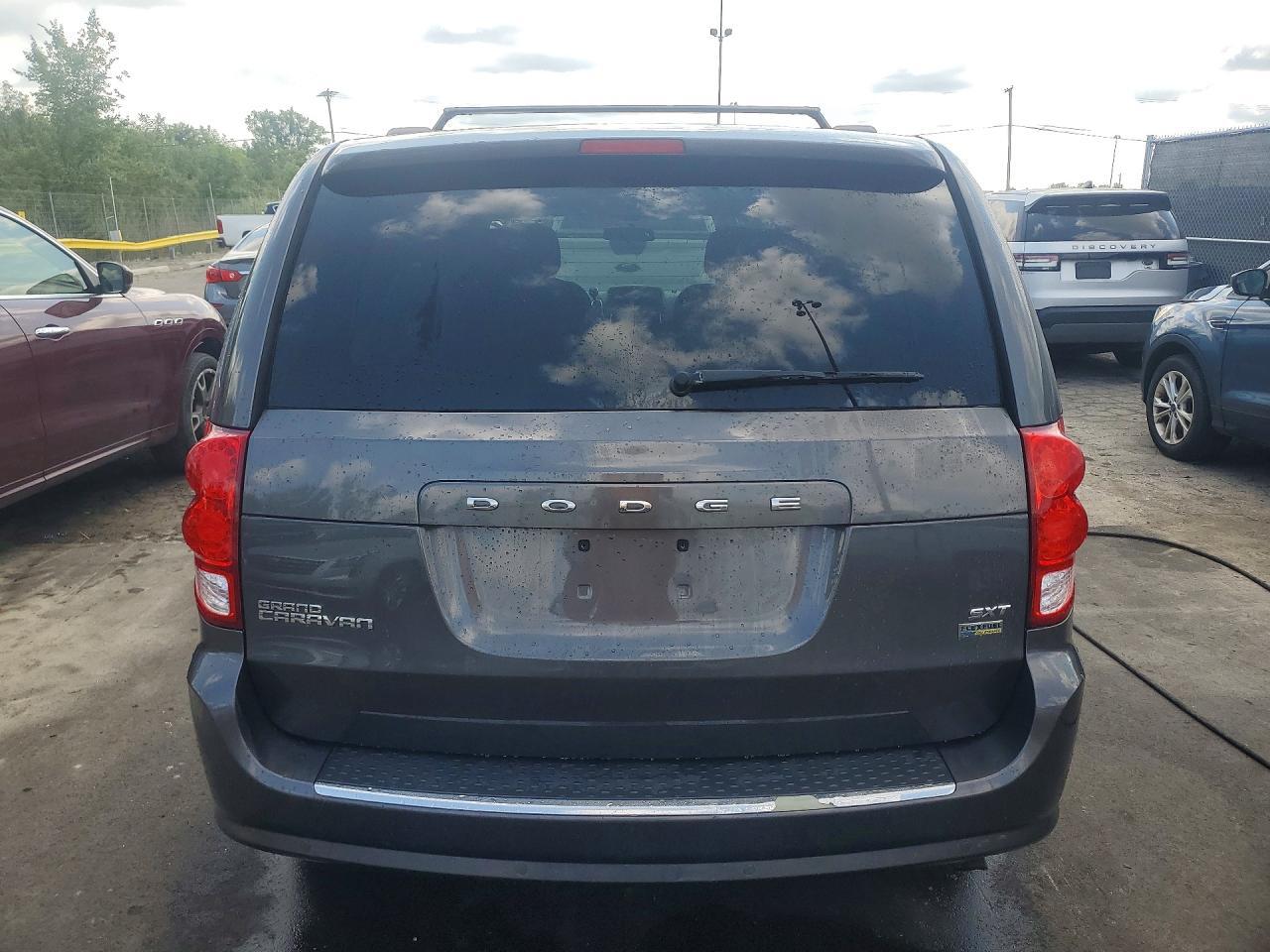 2015 DODGE GRAND CARAVAN SXT — Фото 6 из 13